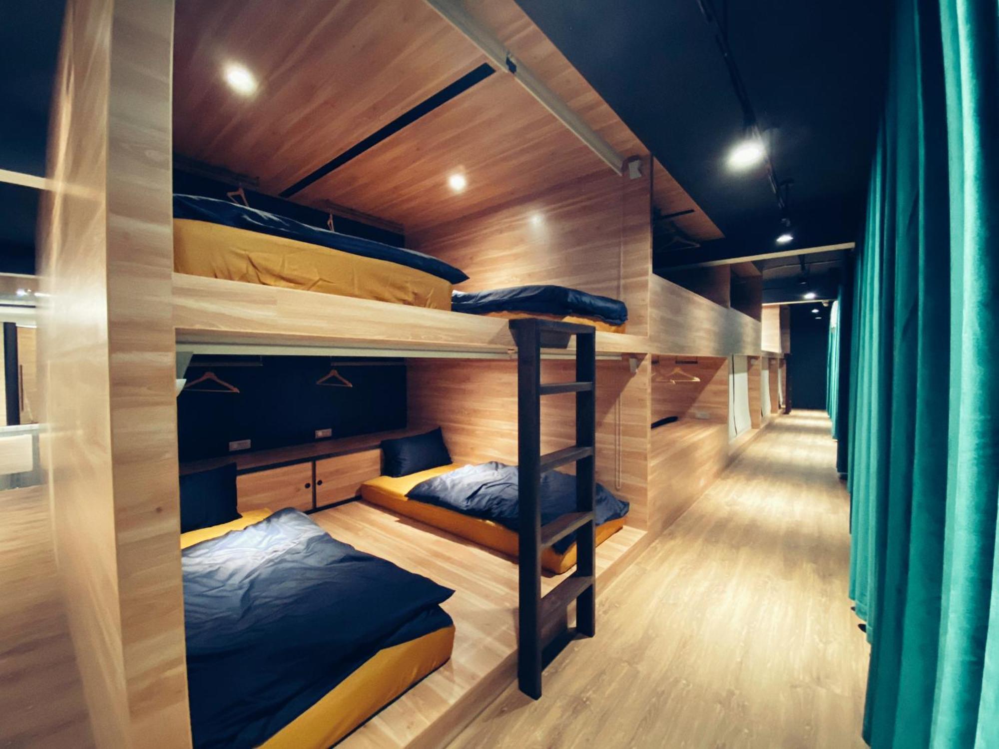 Perbed Hostel-Taichung Station Exterior photo